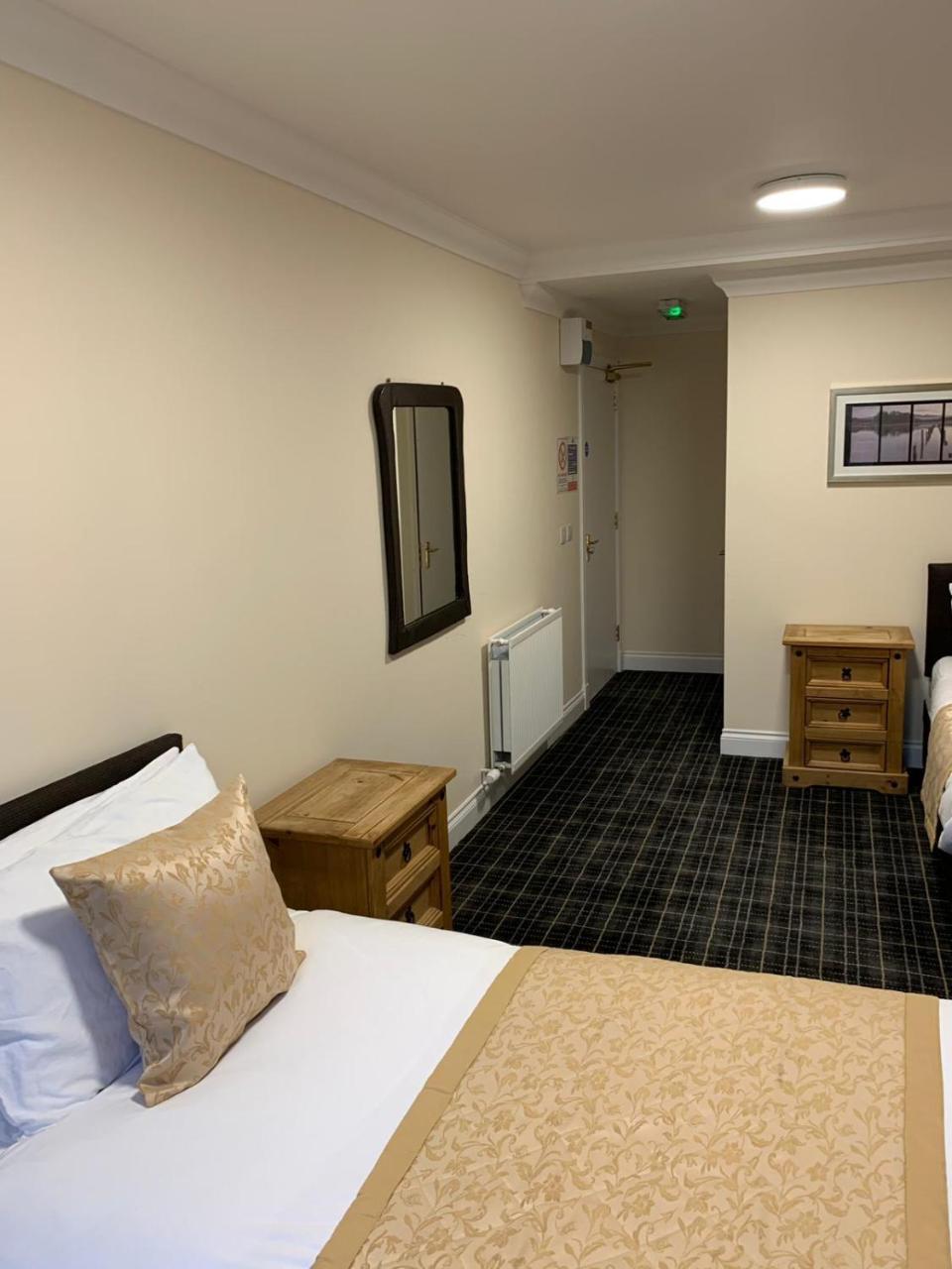 Waverley Inn Lodge Dingwall Exterior photo