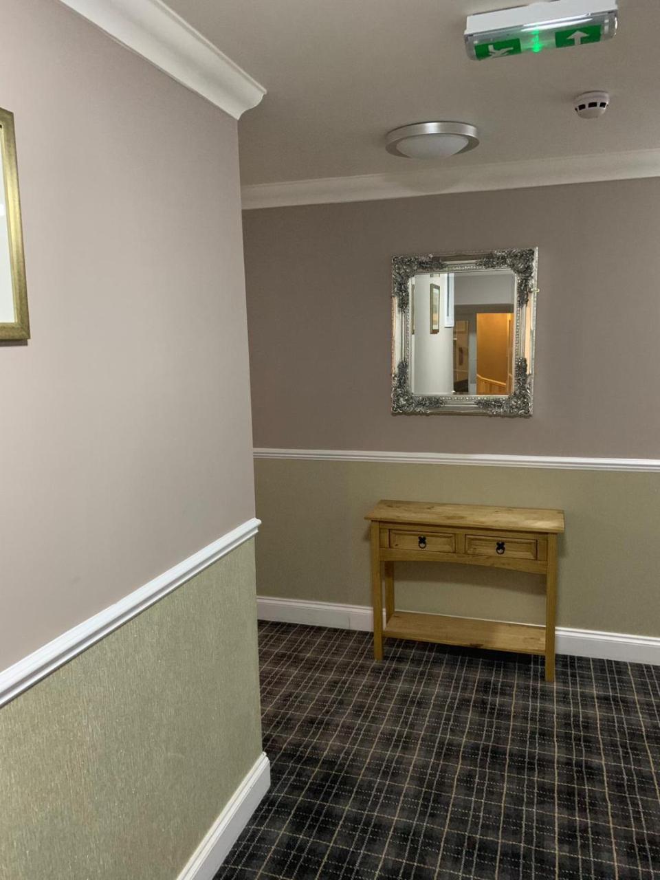 Waverley Inn Lodge Dingwall Exterior photo