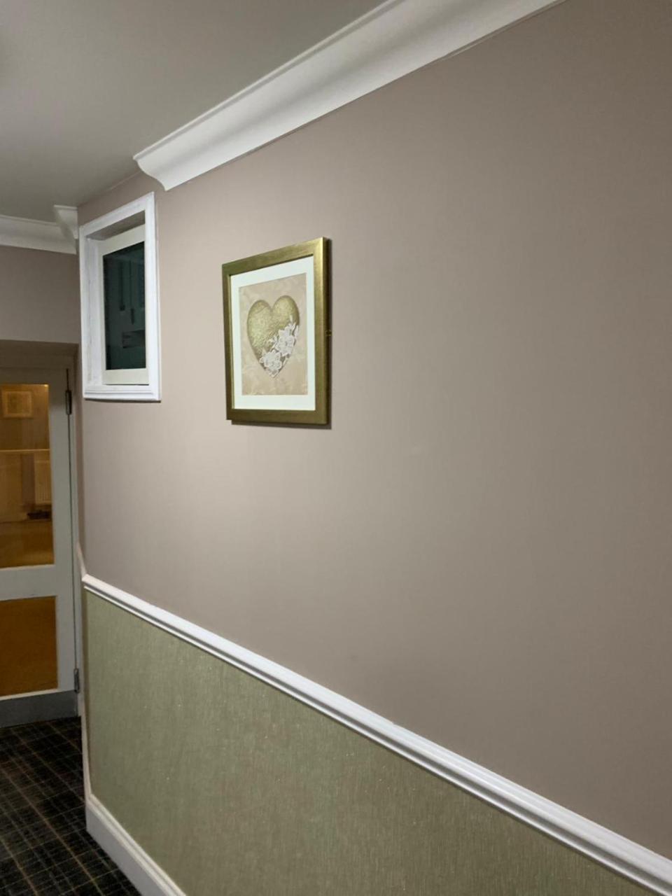 Waverley Inn Lodge Dingwall Exterior photo